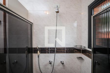 Casa à venda com 440m², 3 quartos e 8 vagasBanheiro da Suite 2