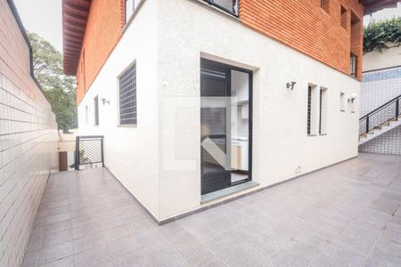 Casa à venda com 440m², 3 quartos e 8 vagasQuintal