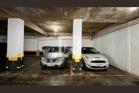 Apartamento à venda com 300m², 4 quartos e 4 vagas Apartamento à venda com 300m², 4 quartos e 4 vagasGaragem