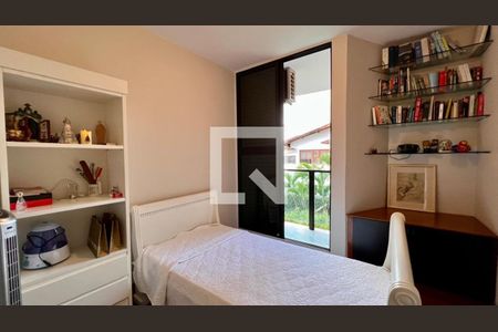 Apartamento à venda com 300m², 4 quartos e 4 vagas Apartamento à venda com 300m², 4 quartos e 4 vagasquarto