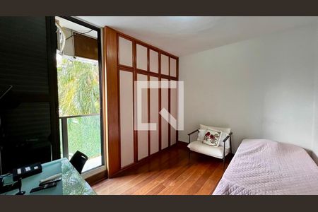 Apartamento à venda com 300m², 4 quartos e 4 vagas Apartamento à venda com 300m², 4 quartos e 4 vagasquarto