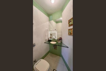 Apartamento à venda com 300m², 4 quartos e 4 vagas Apartamento à venda com 300m², 4 quartos e 4 vagasLavabo