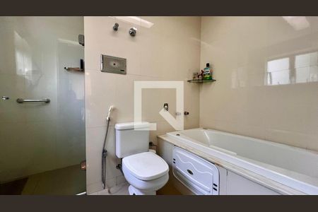 Apartamento à venda com 300m², 4 quartos e 4 vagas Apartamento à venda com 300m², 4 quartos e 4 vagasbanho