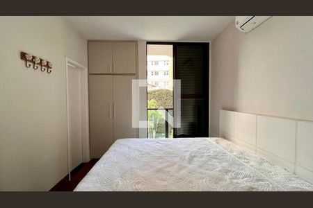 Apartamento à venda com 300m², 4 quartos e 4 vagas Apartamento à venda com 300m², 4 quartos e 4 vagasquarto