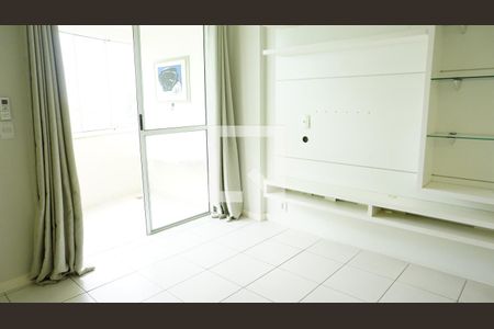 Sala de apartamento para alugar com 1 quarto, 42m² em Jacarepaguá, Rio de Janeiro