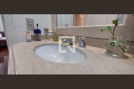 Apartamento à venda com 272m², 4 quartos e 4 vagasBanheiro 3