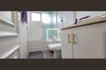 Apartamento à venda com 272m², 4 quartos e 4 vagasBanheiro Quarto 4 suíte