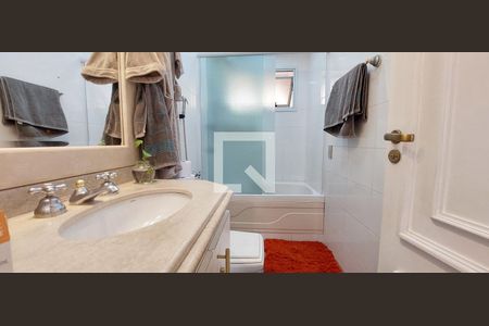 Apartamento à venda com 272m², 4 quartos e 4 vagasBanheiro 3