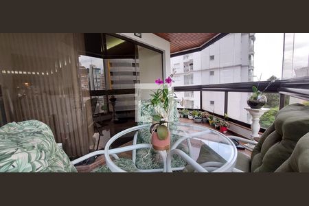 Apartamento à venda com 272m², 4 quartos e 4 vagasVaranda Sala