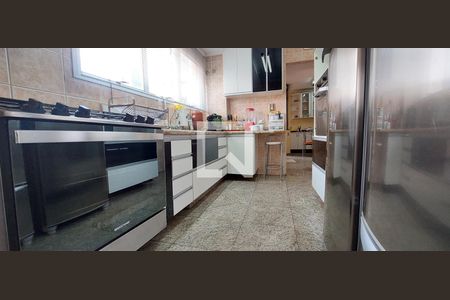 Apartamento à venda com 272m², 4 quartos e 4 vagasCozinha