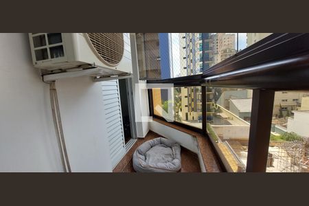 Apartamento à venda com 272m², 4 quartos e 4 vagasVaranda Quarto 2