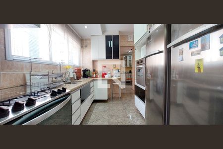 Apartamento à venda com 272m², 4 quartos e 4 vagasCozinha