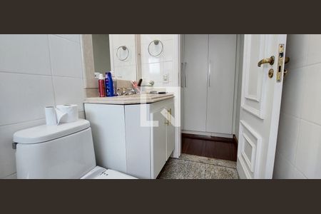 Apartamento à venda com 272m², 4 quartos e 4 vagasBanheiro Quarto 4 suíte