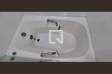 Apartamento à venda com 272m², 4 quartos e 4 vagasBanheiro 3