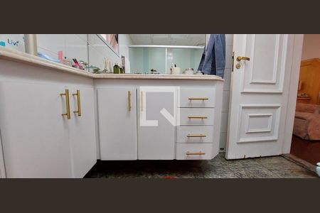 Apartamento à venda com 272m², 4 quartos e 4 vagasBanheiro Quarto 1 suíte