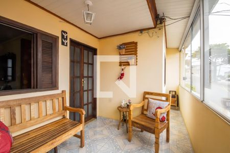 Casa à venda com 293m², 3 quartos e 3 vagas Casa à venda com 293m², 3 quartos e 3 vagasVaranda dos Quartos