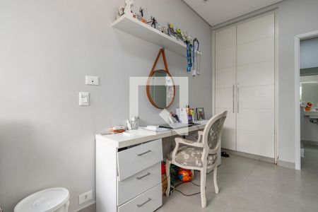 Casa à venda com 416m², 4 quartos e 4 vagasSuíte 2