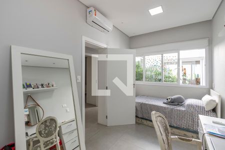 Casa à venda com 416m², 4 quartos e 4 vagasSuíte 2