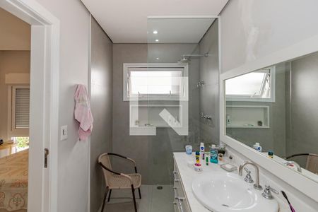 Casa à venda com 416m², 4 quartos e 4 vagasBanheiro da Suíte 4