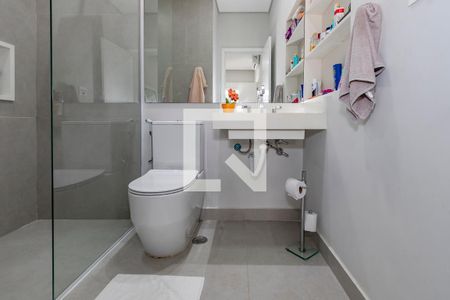 Casa à venda com 416m², 4 quartos e 4 vagasBanheiro da Suíte 2