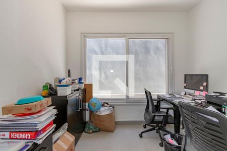 Casa à venda com 416m², 4 quartos e 4 vagasEscritório