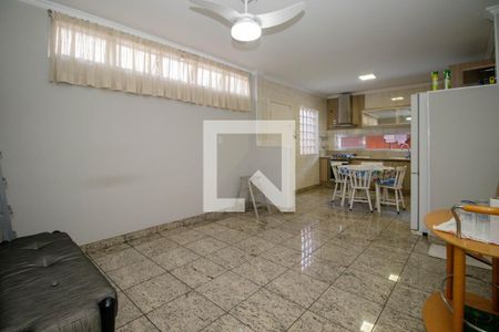 Casa à venda com 220m², 3 quartos e 5 vagas Casa à venda com 220m², 3 quartos e 5 vagasCozinha