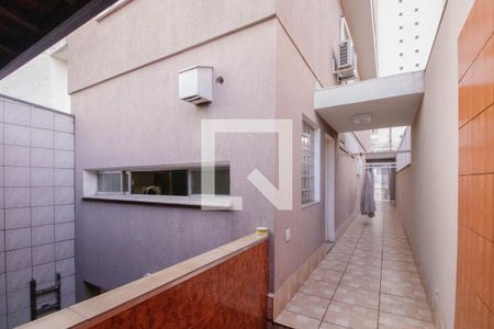 Casa à venda com 220m², 3 quartos e 5 vagas Casa à venda com 220m², 3 quartos e 5 vagasÁrea externa