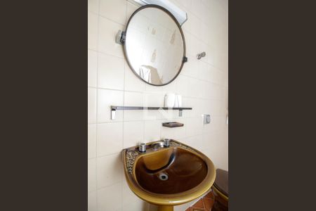 Casa à venda com 220m², 3 quartos e 5 vagas Casa à venda com 220m², 3 quartos e 5 vagasLavabo