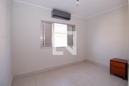 Casa à venda com 220m², 3 quartos e 5 vagas Casa à venda com 220m², 3 quartos e 5 vagasQuarto 2
