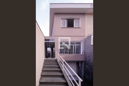 Casa à venda com 220m², 3 quartos e 5 vagas Casa à venda com 220m², 3 quartos e 5 vagasFachada