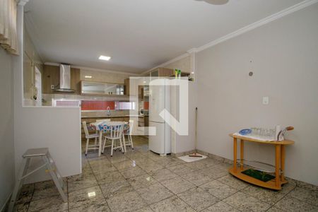 Casa à venda com 220m², 3 quartos e 5 vagas Casa à venda com 220m², 3 quartos e 5 vagasCozinha