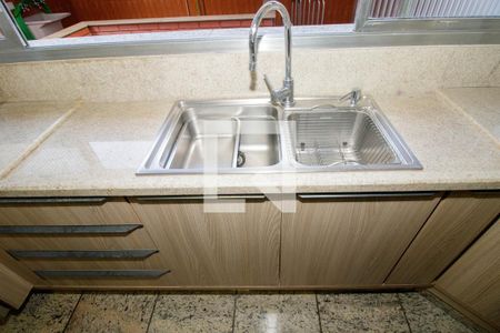 Casa à venda com 220m², 3 quartos e 5 vagas Casa à venda com 220m², 3 quartos e 5 vagasCozinha