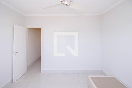 Casa à venda com 220m², 3 quartos e 5 vagas Casa à venda com 220m², 3 quartos e 5 vagasQuarto