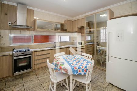 Casa à venda com 220m², 3 quartos e 5 vagas Casa à venda com 220m², 3 quartos e 5 vagasCozinha