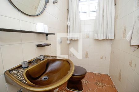 Casa à venda com 220m², 3 quartos e 5 vagas Casa à venda com 220m², 3 quartos e 5 vagasLavabo