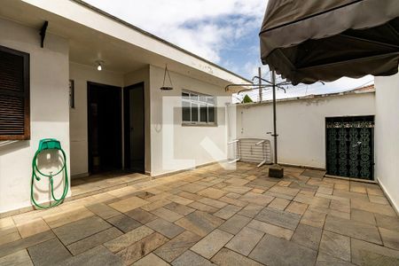 Casa para alugar com 290m², 4 quartos e 6 vagasQuintal