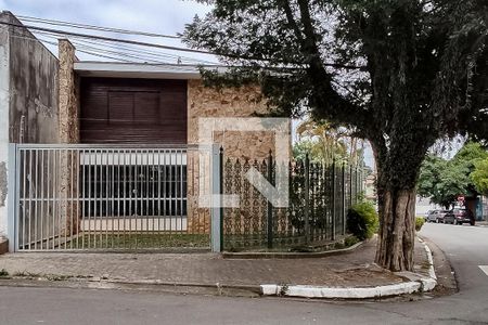 Casa para alugar com 290m², 4 quartos e 6 vagasFachada