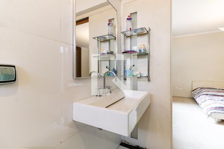 Casa para alugar com 290m², 4 quartos e 6 vagasBanheiro da Suíte 1