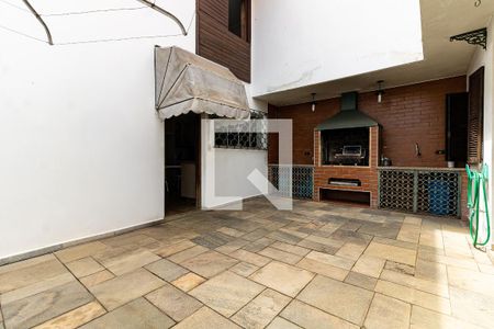 Casa para alugar com 290m², 4 quartos e 6 vagasQuintal