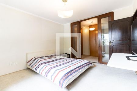 Casa para alugar com 290m², 4 quartos e 6 vagasSuíte 1