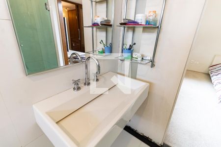 Casa para alugar com 290m², 4 quartos e 6 vagasBanheiro da Suíte 1