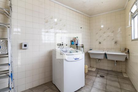 Casa para alugar com 290m², 4 quartos e 6 vagasÁrea serviço