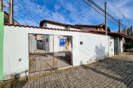 Casa para alugar com 85m², 1 quarto e 2 vagas Casa para alugar com 85m², 1 quarto e 2 vagasFachada