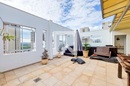 Apartamento para alugar com 255m², 4 quartos e 5 vagasQuintal / Piscina