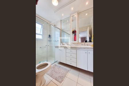 Apartamento para alugar com 255m², 4 quartos e 5 vagasBanheiro da Suíte