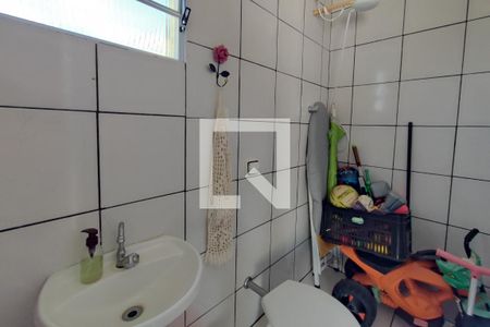 Casa à venda com 200m², 2 quartos e 9 vagas Casa à venda com 200m², 2 quartos e 9 vagasLavabo