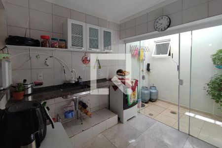 Casa à venda com 200m², 2 quartos e 9 vagas Casa à venda com 200m², 2 quartos e 9 vagasCozinha