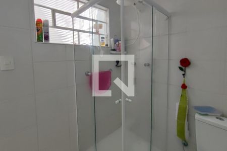 Casa à venda com 200m², 2 quartos e 9 vagas Casa à venda com 200m², 2 quartos e 9 vagasBanheiro Social