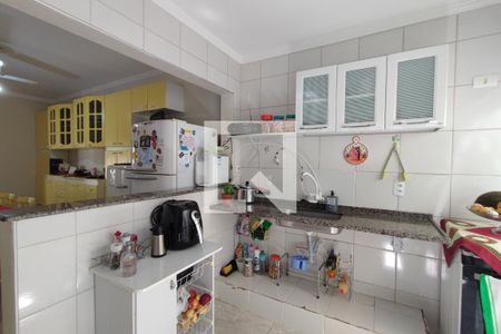 Casa à venda com 200m², 2 quartos e 9 vagas Casa à venda com 200m², 2 quartos e 9 vagasCozinha