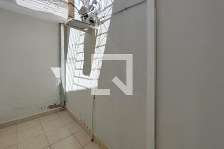 Casa à venda com 200m², 2 quartos e 9 vagas Casa à venda com 200m², 2 quartos e 9 vagasVaranda Suíte